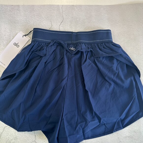 Women's Alo Yoga Shorts Casual Athletic Pants Size M - Picture 3 of 5